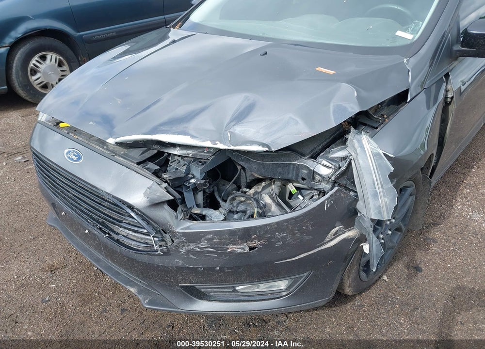 2017 FORD FOCUS SEL VIN: 1FADP3M24HL239089