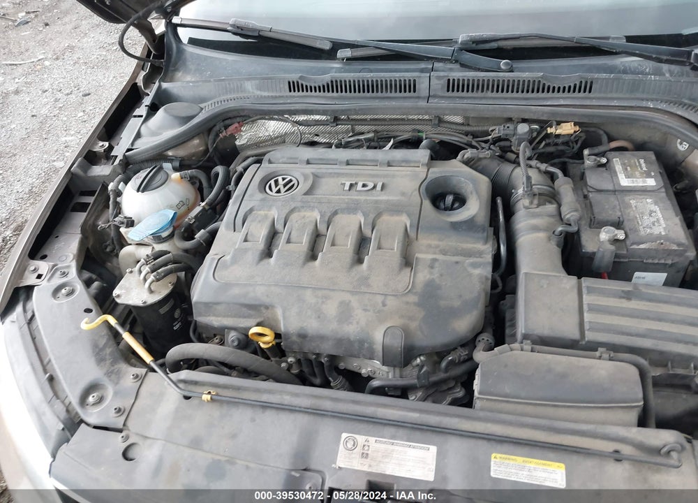 2015 VOLKSWAGEN JETTA 2.0L TDI S VIN: 3VWLA7AJ8FM325184