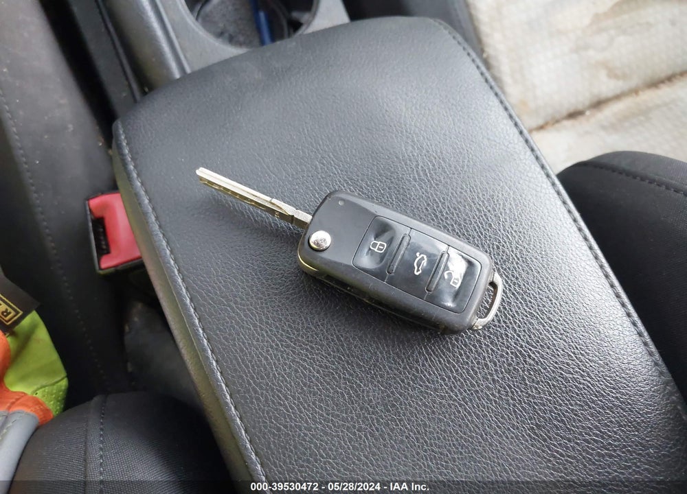 2015 VOLKSWAGEN JETTA 2.0L TDI S VIN: 3VWLA7AJ8FM325184