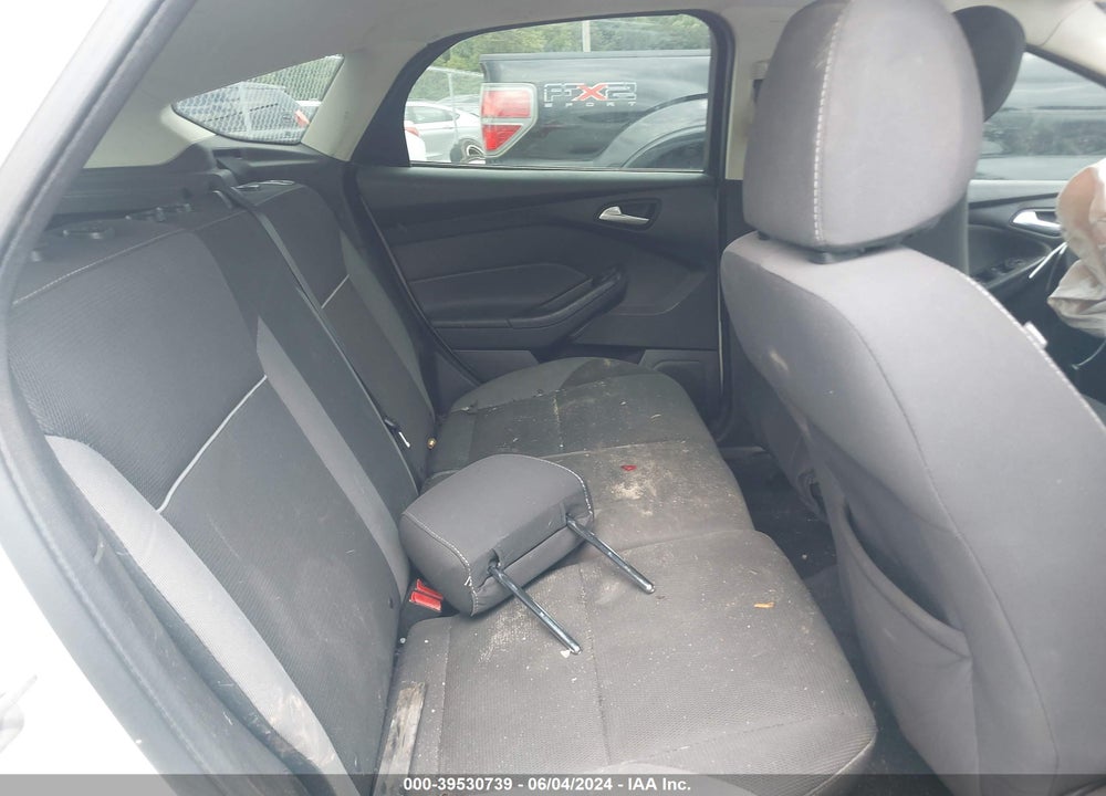 2014 FORD FOCUS SE VIN: 1FADP3K25EL163509