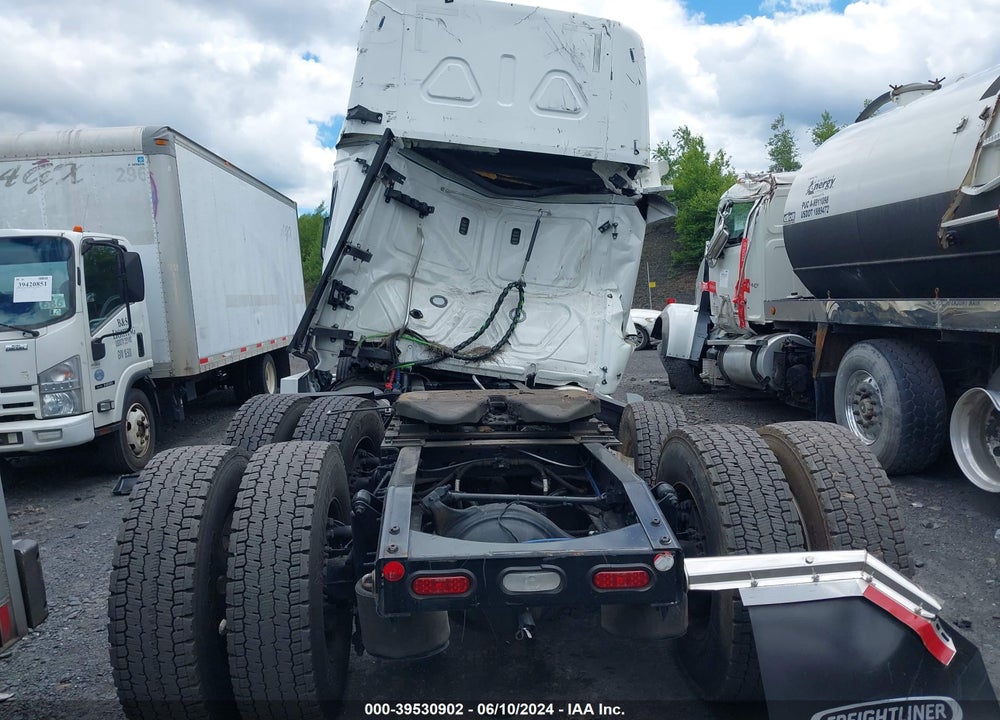 2023 FREIGHTLINER NEW CASCADIA 126 VIN: 3AKJHHDR5PSUM0998