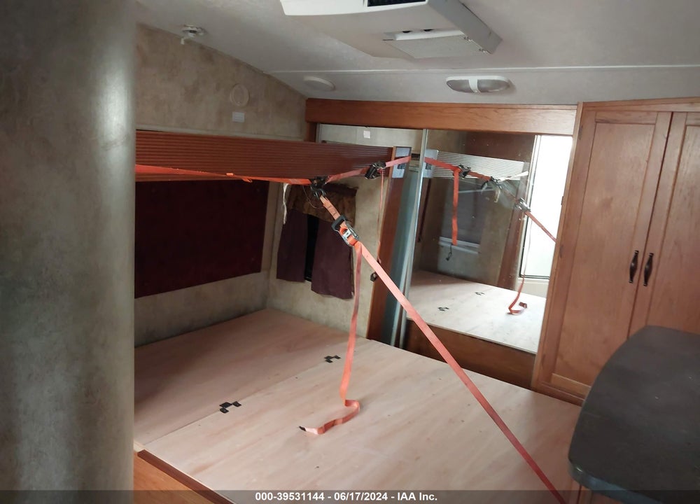 2011 KEYSTONE RV OTHER VIN: 4YDF34628BR730140