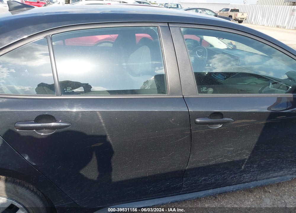 2022 TOYOTA COROLLA LE VIN: 5YFEPMAE5NP331897