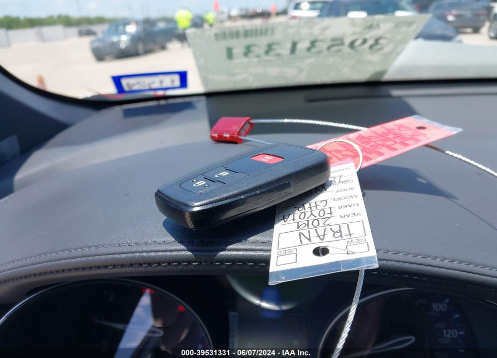 2019 TOYOTA C-HR XLE VIN: JTNKHMBXXK1028741