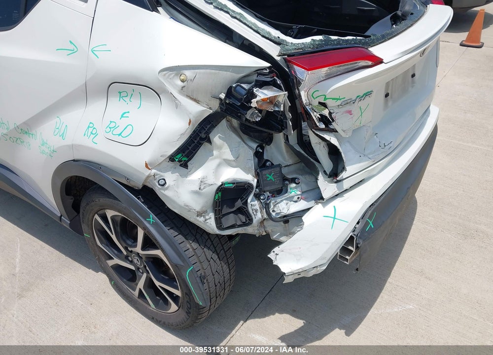 2019 TOYOTA C-HR XLE VIN: JTNKHMBXXK1028741