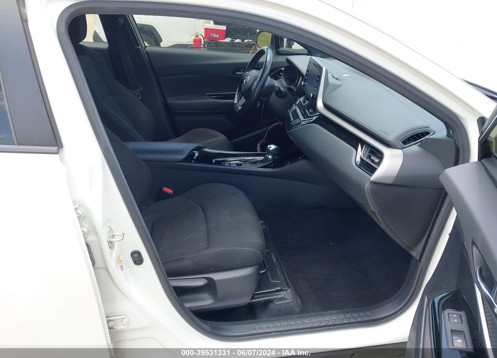 2019 TOYOTA C-HR XLE VIN: JTNKHMBXXK1028741