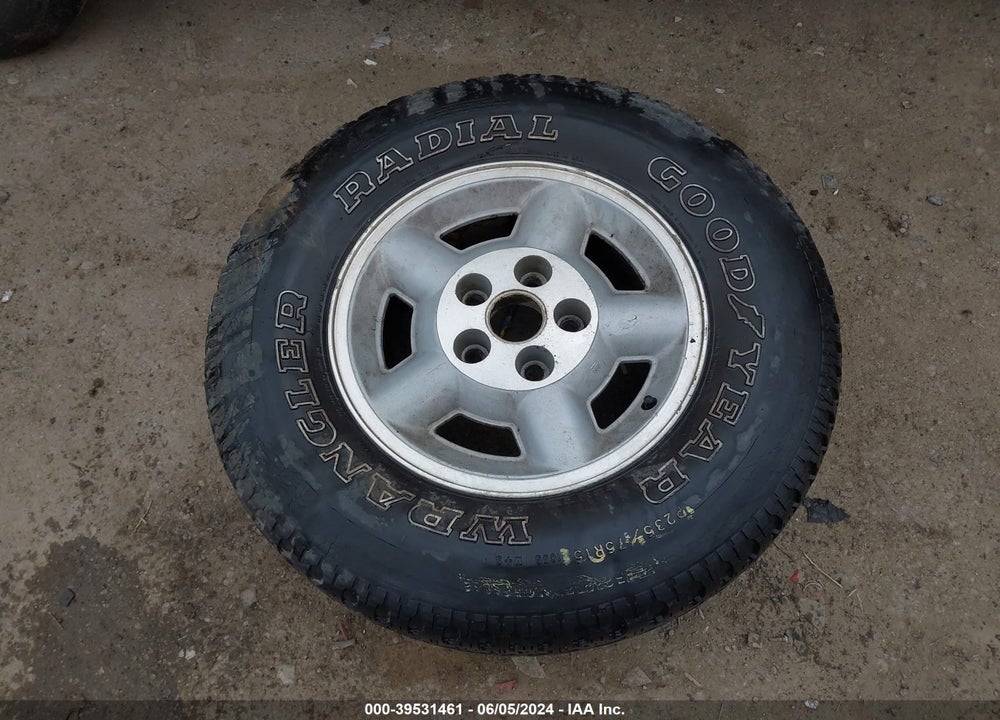 2001 CHEVROLET S-10 LS VIN: 1GCDT19W51K152514