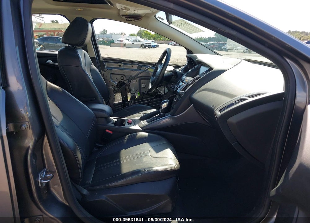2014 FORD FOCUS TITANIUM VIN: 1FADP3J23EL391896