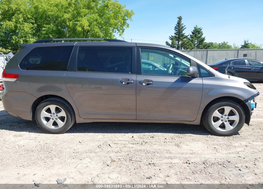 2014 TOYOTA SIENNA LE V6 8 PASSENGER VIN: 5TDKK3DCXES491741