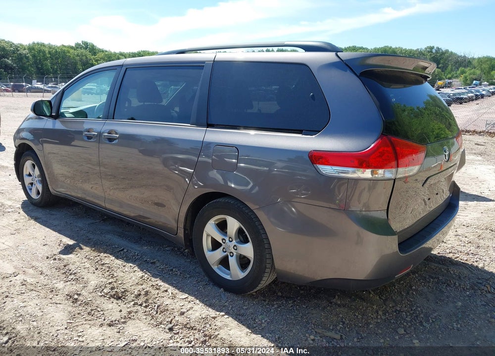 2014 TOYOTA SIENNA LE V6 8 PASSENGER VIN: 5TDKK3DCXES491741
