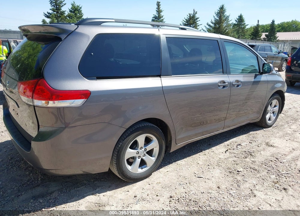 2014 TOYOTA SIENNA LE V6 8 PASSENGER VIN: 5TDKK3DCXES491741