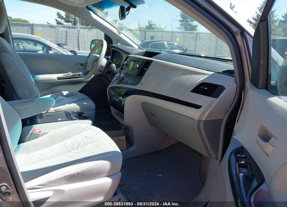 2014 TOYOTA SIENNA LE V6 8 PASSENGER VIN: 5TDKK3DCXES491741