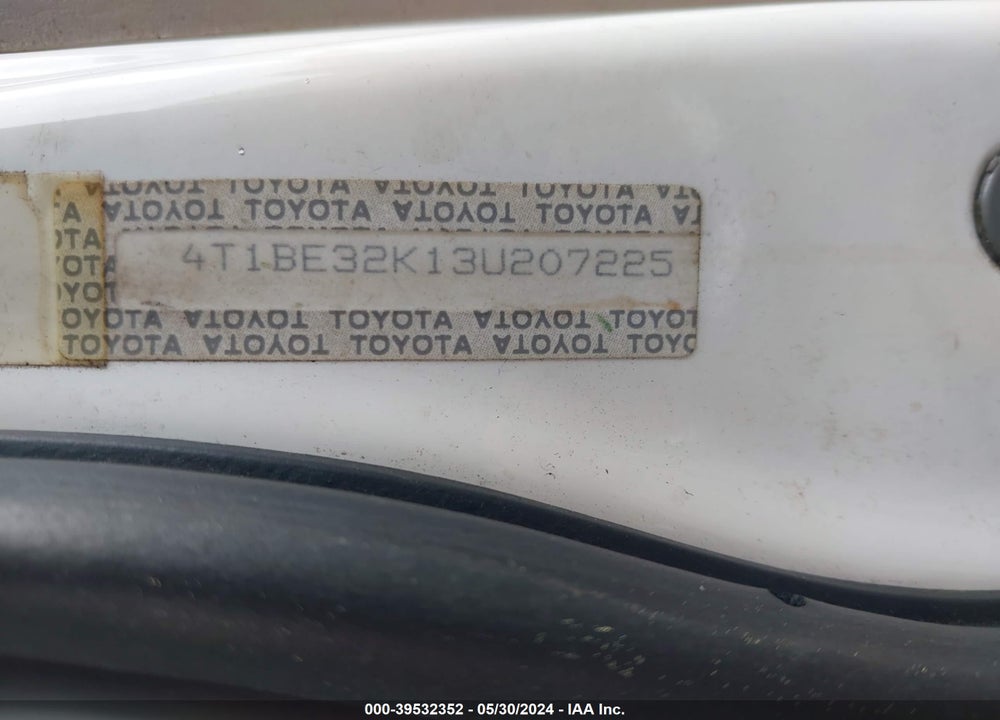 2003 TOYOTA CAMRY LE VIN: 4T1BE32K13U207225