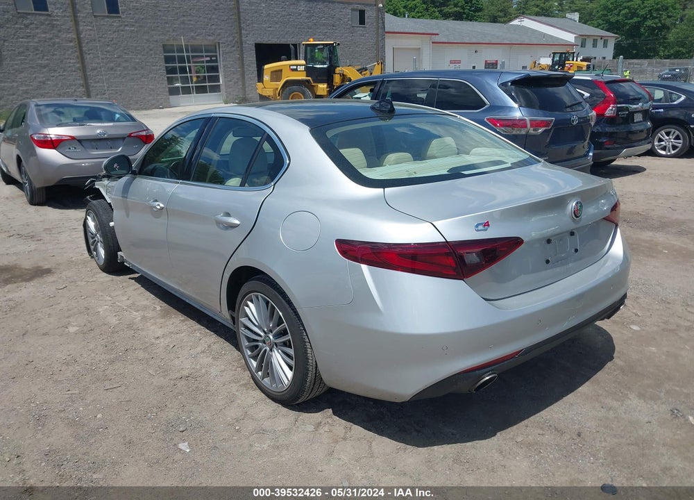 2019 ALFA ROMEO GIULIA TI LUSSO AWD VIN: ZARFANBN0K7605326