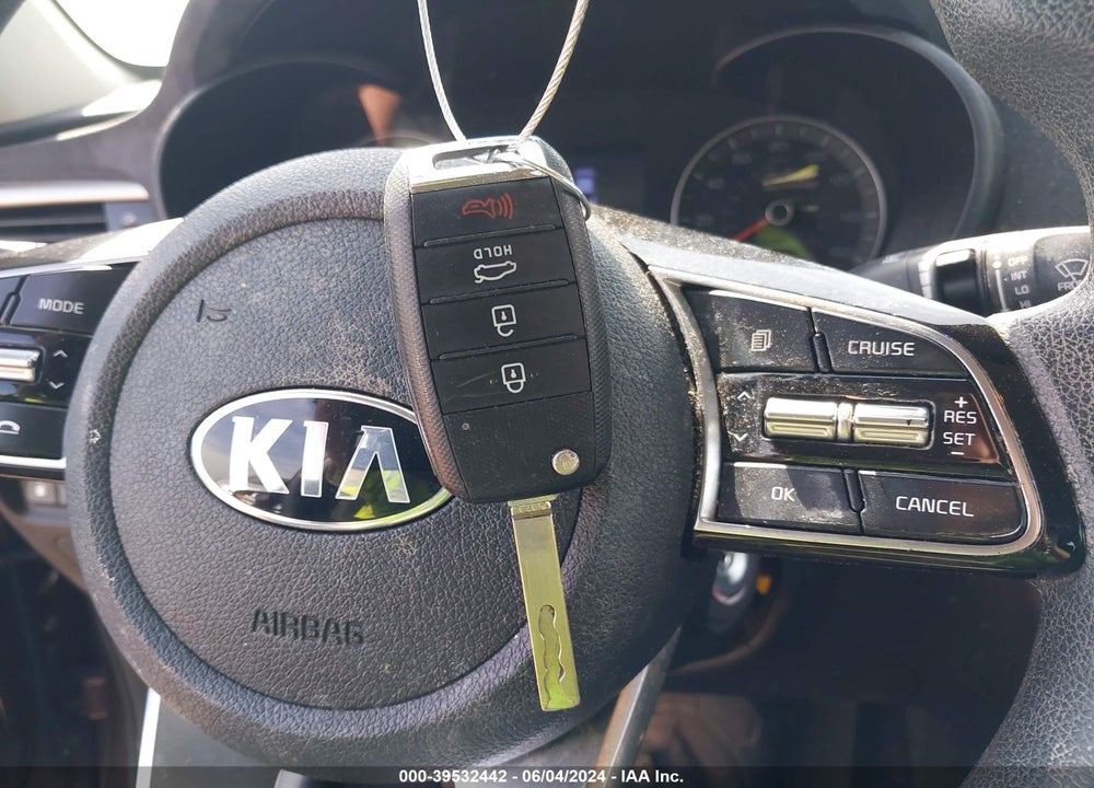 2019 KIA OPTIMA LX VIN: 5XXGT4L30KG359241