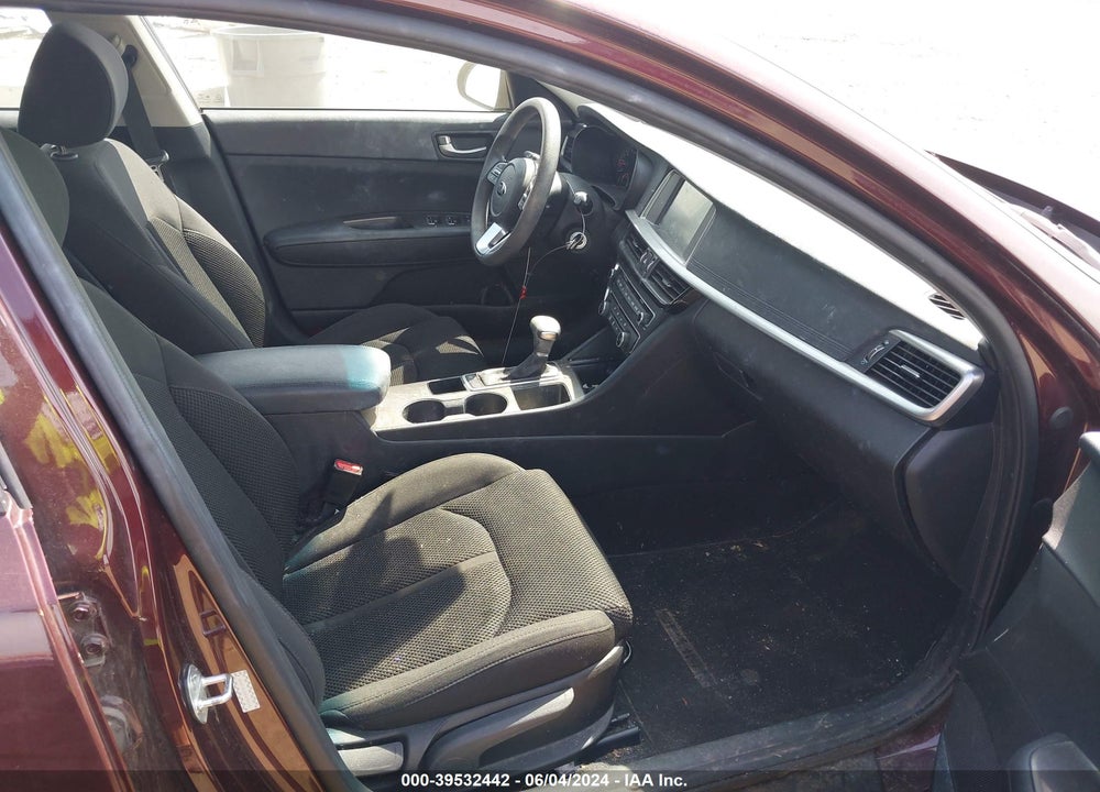 2019 KIA OPTIMA LX VIN: 5XXGT4L30KG359241
