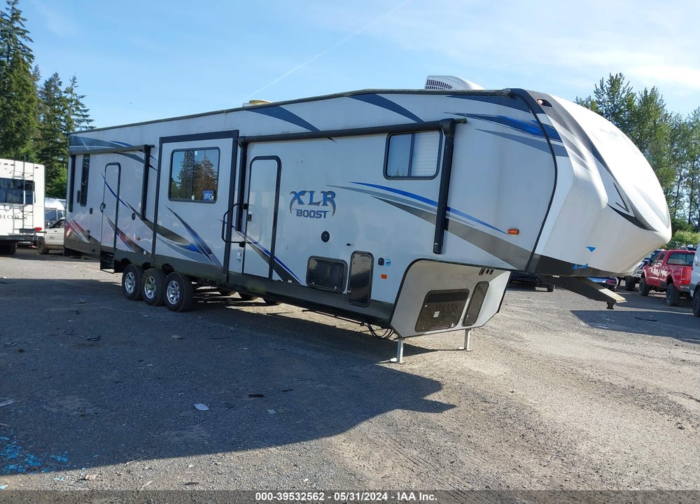 2018 XLR BY FOREST RIVER BOOST TOY HAULER SER VIN: 5ZT3XL2F0J1011098
