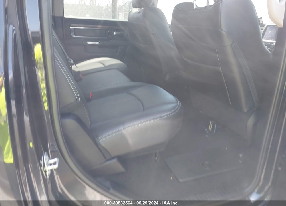 2018 RAM 2500 LAIE  4X2 6'4 BOX VIN: 3C6UR4FLXJG377150