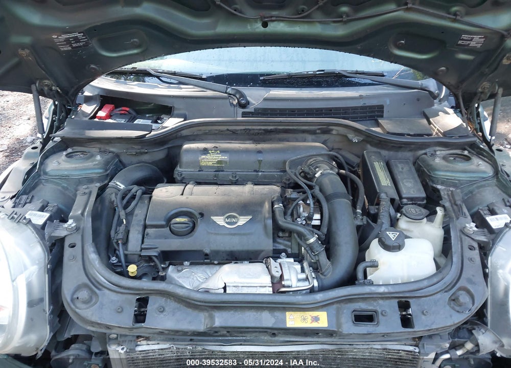 2012 MINI COOPER S VIN: WMWSV3C57CT385348