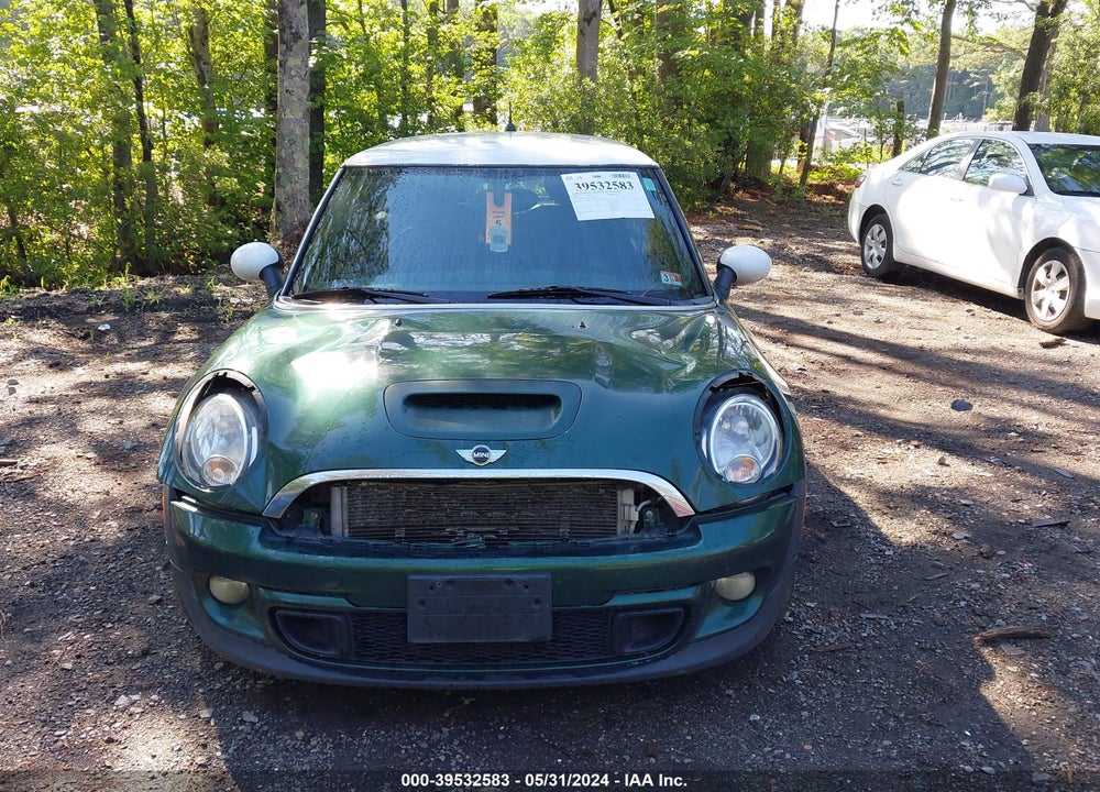 2012 MINI COOPER S VIN: WMWSV3C57CT385348
