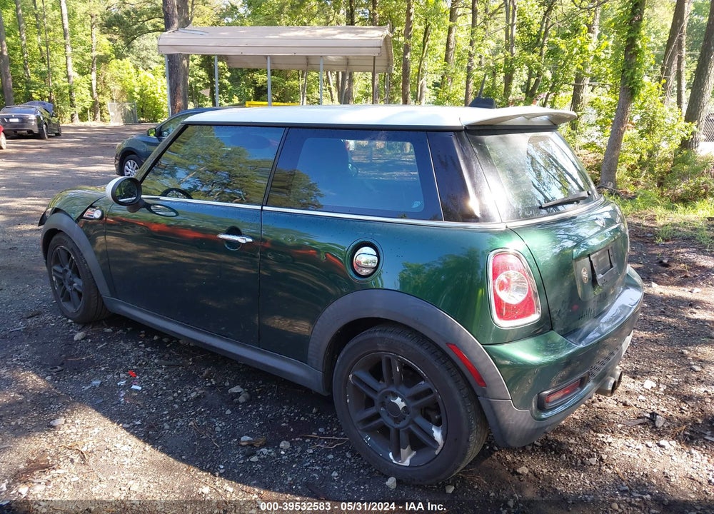 2012 MINI COOPER S VIN: WMWSV3C57CT385348