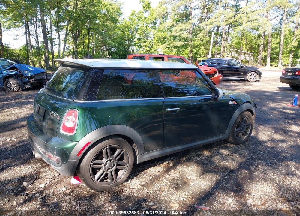 2012 MINI COOPER S VIN: WMWSV3C57CT385348