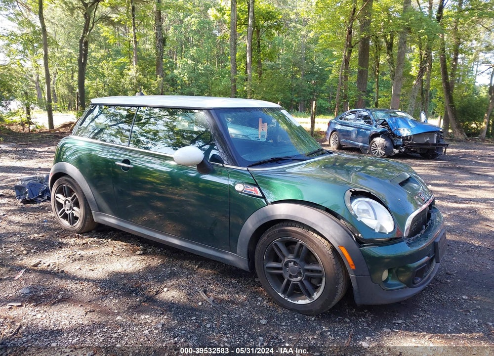 2012 MINI COOPER S VIN: WMWSV3C57CT385348
