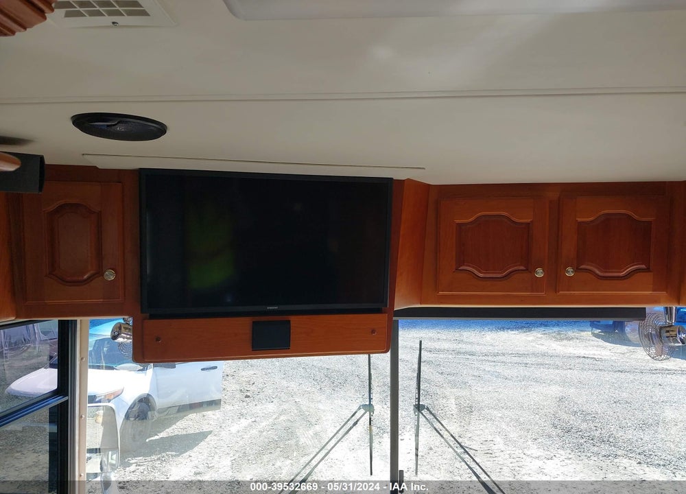 2004 COUNTRY COACH MOTORHOME INTRIGUE VIN: 4U7B8DY1441103996