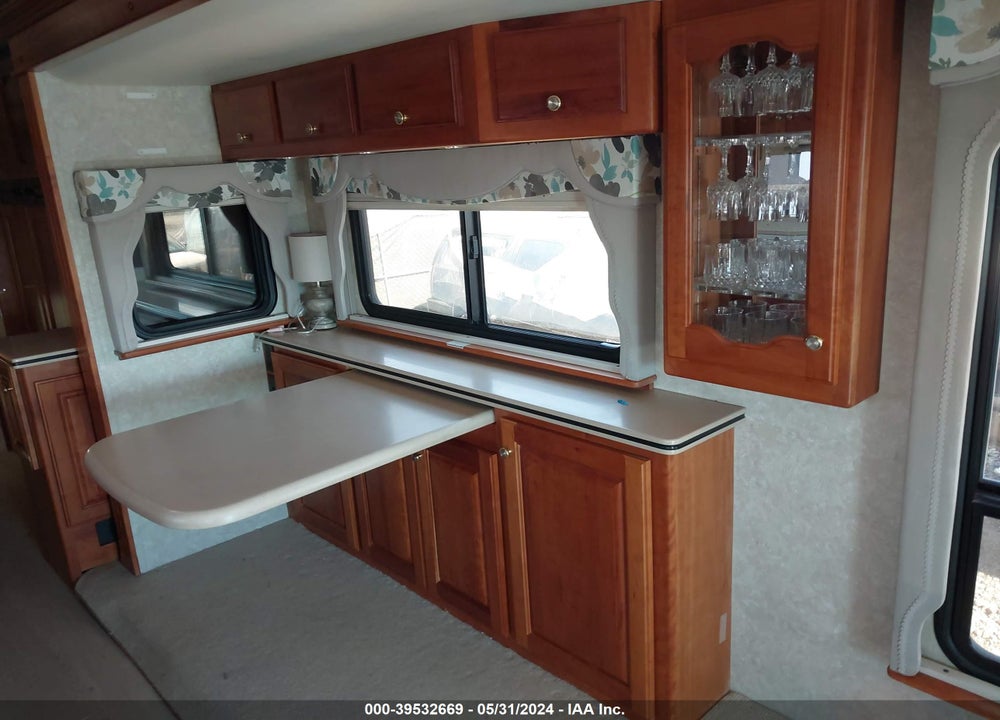 2004 COUNTRY COACH MOTORHOME INTRIGUE VIN: 4U7B8DY1441103996