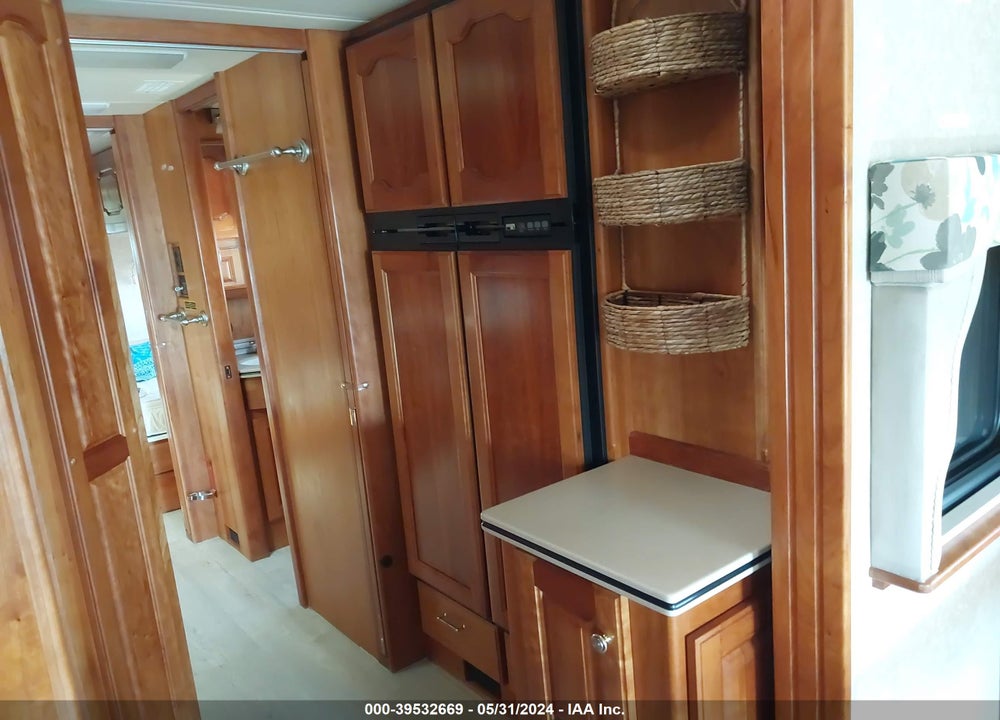 2004 COUNTRY COACH MOTORHOME INTRIGUE VIN: 4U7B8DY1441103996