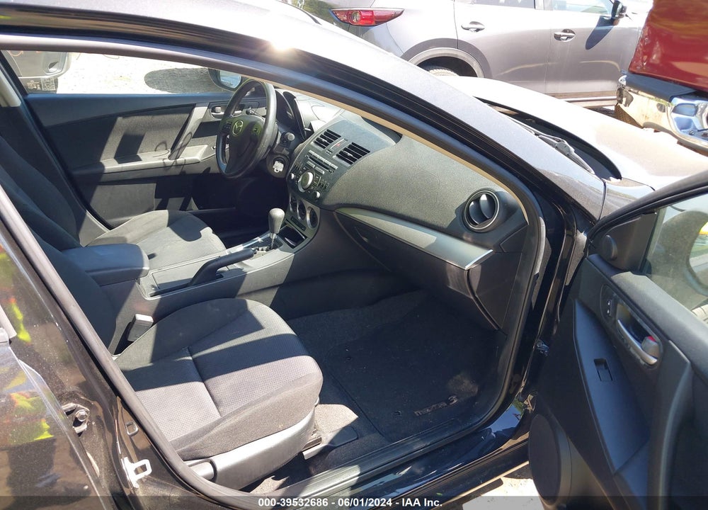 2011 MAZDA 3 I TOURING VIN: JM1BL1VG4B1420983