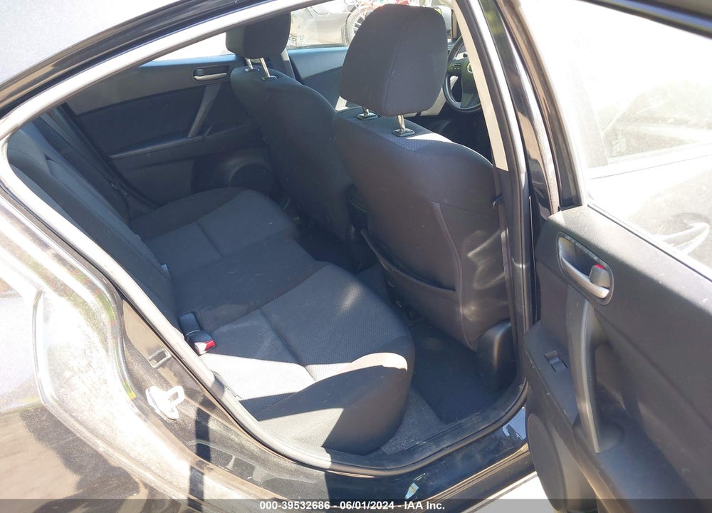 2011 MAZDA 3 I TOURING VIN: JM1BL1VG4B1420983
