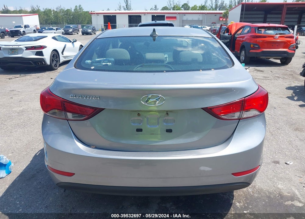 2015 HYUNDAI ELANTRA SE VIN: 5NPDH4AE8FH559335