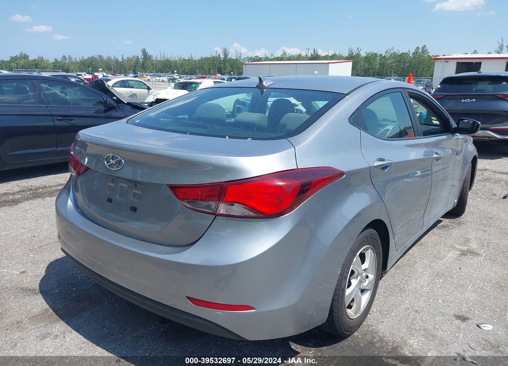 2015 HYUNDAI ELANTRA SE VIN: 5NPDH4AE8FH559335