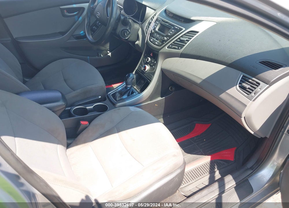 2015 HYUNDAI ELANTRA SE VIN: 5NPDH4AE8FH559335