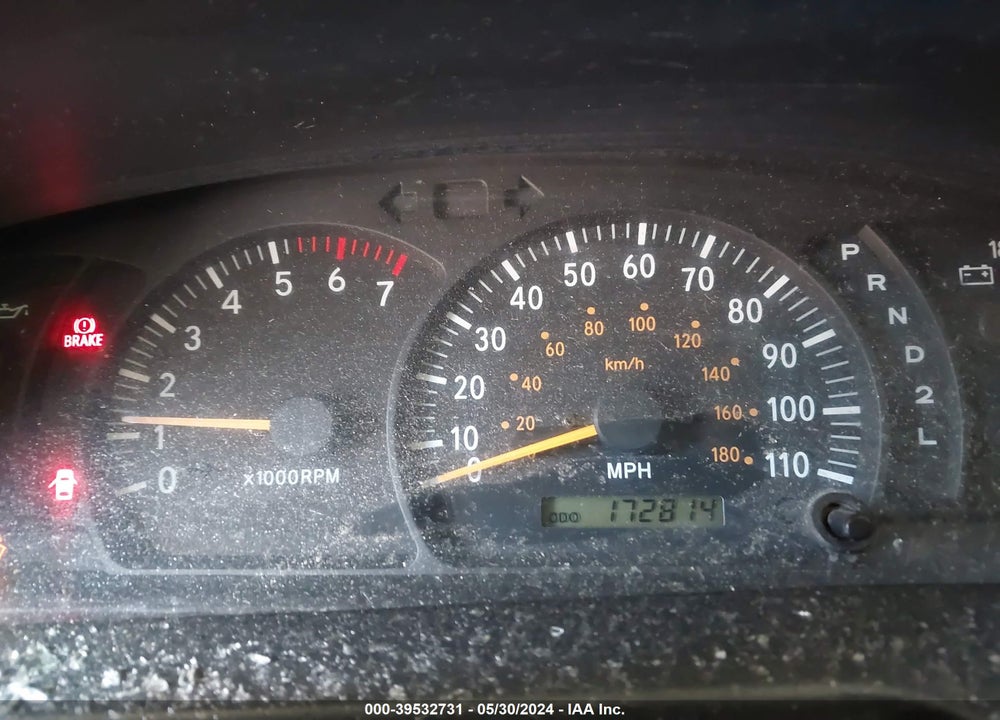 2001 TOYOTA TUNDRA SR5 V8 VIN: 5TBBT44141S208903