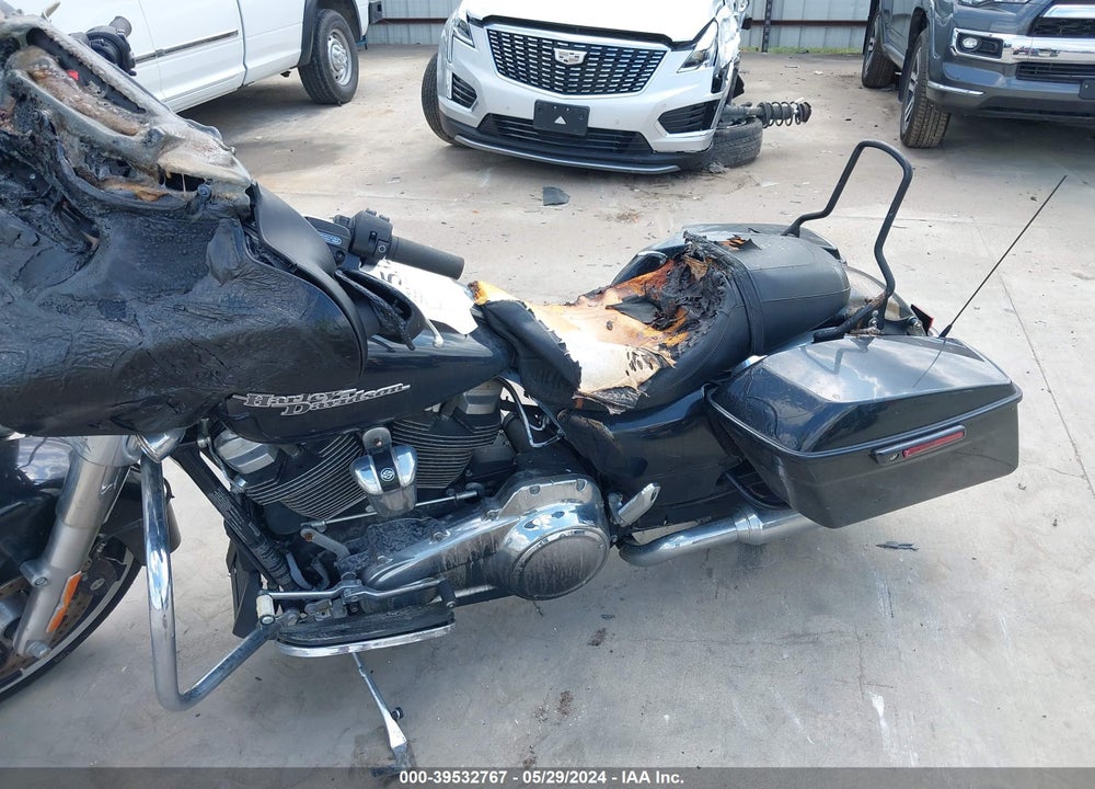 2019 HARLEY-DAVIDSON FLHX VIN: 1HD1KBC14KB610214