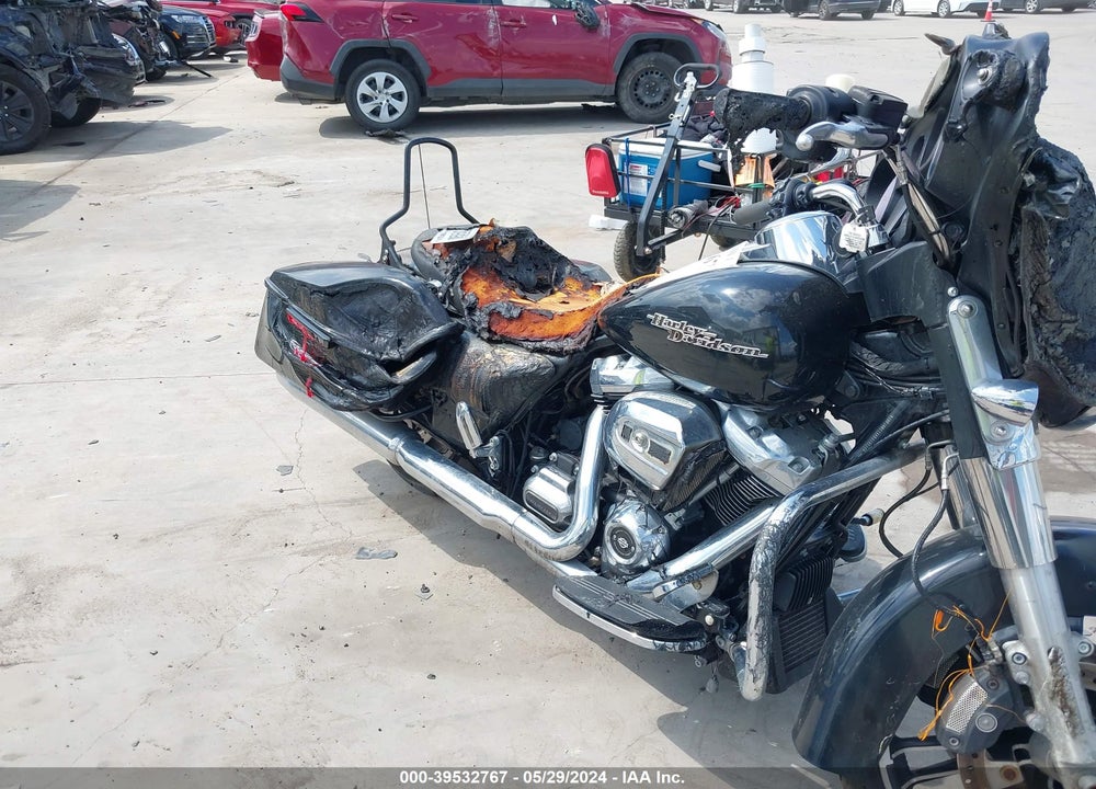 2019 HARLEY-DAVIDSON FLHX VIN: 1HD1KBC14KB610214