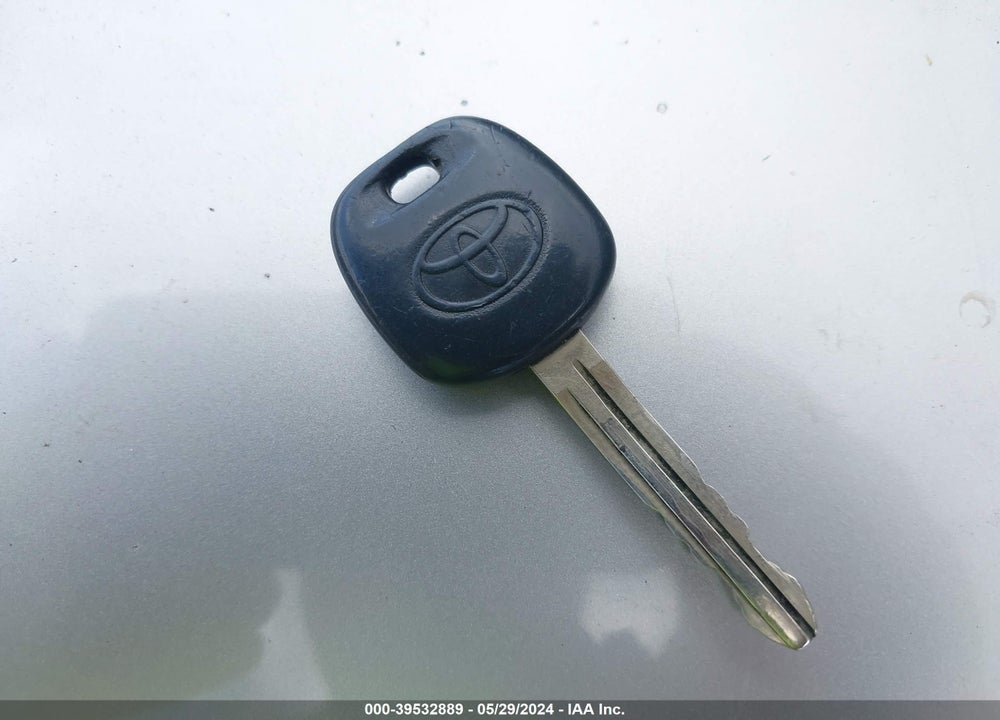 2001 TOYOTA SIENNA XLE VIN: 4T3ZF13C51U337262