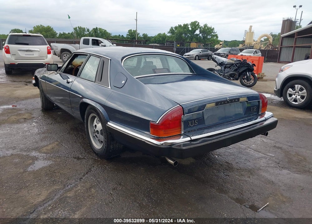 1988 JAGUAR XJS VIN: SAJNA5840JC146746