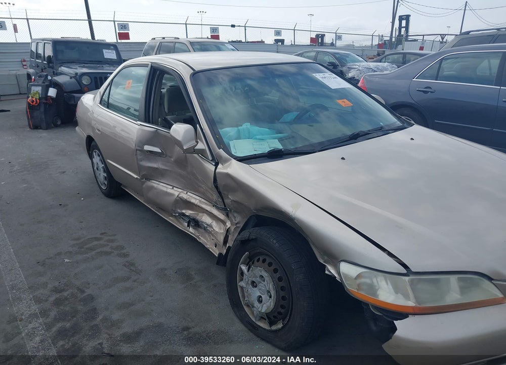 2002 HONDA ACCORD 2.3 LX VIN: 3HGCG66502G703614