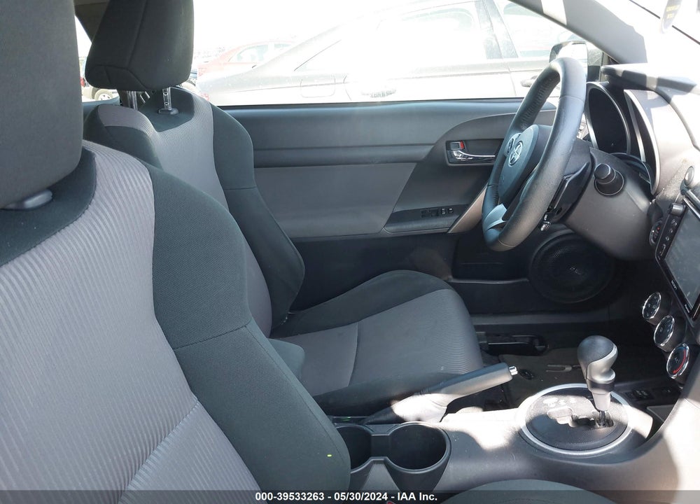 2016 SCION TC VIN: JTKJF5C7XGJ016731