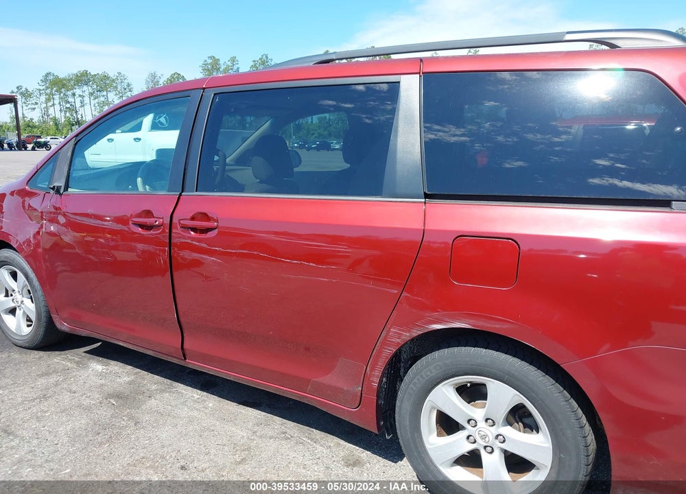 2011 TOYOTA SIENNA LE V6 VIN: 5TDKK3DC2BS048804