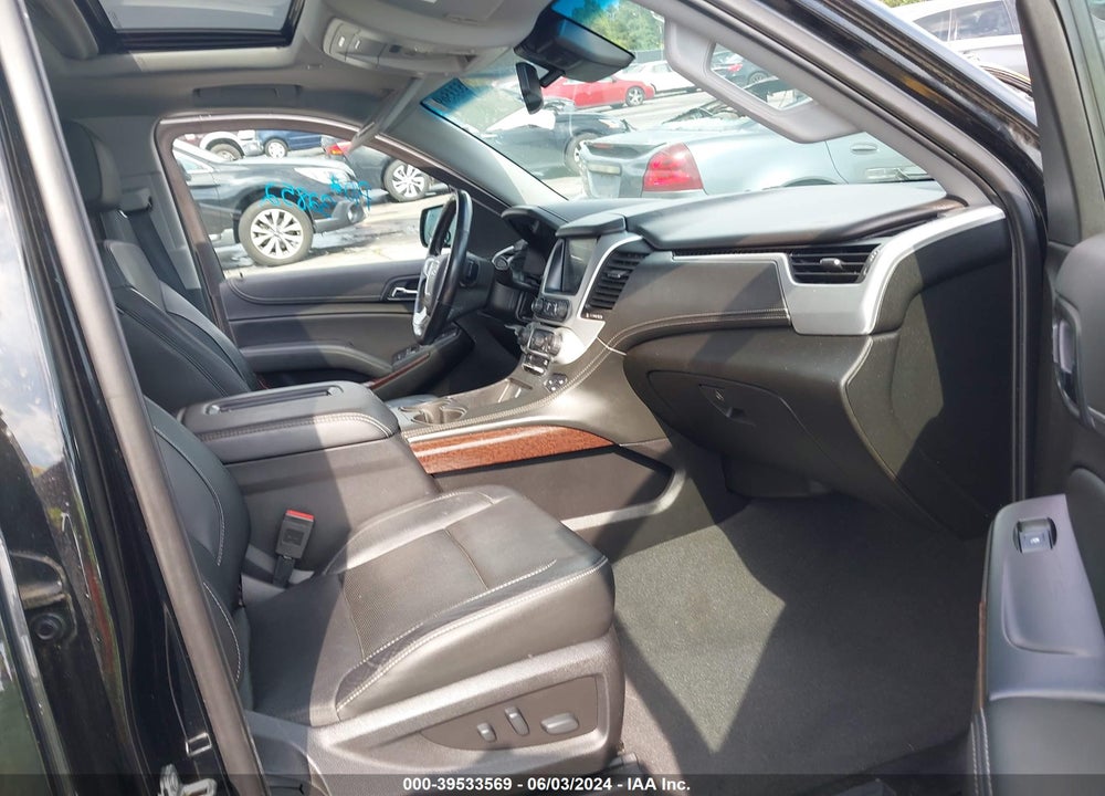 2019 GMC YUKON XL SLT VIN: 1GKS2GKC3KR158385