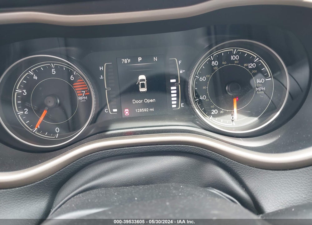 2016 JEEP CHEROKEE LATITUDE VIN: 1C4PJLCB5GW303535