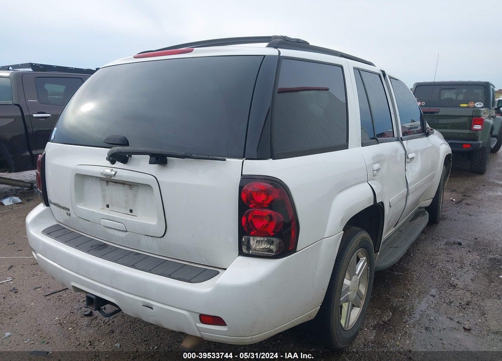 2008 CHEVROLET TRAILBLAZER LT VIN: 1GNDS13S582135108