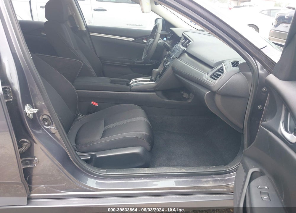 2019 HONDA CIVIC LX VIN: 19XFC2F6XKE000400