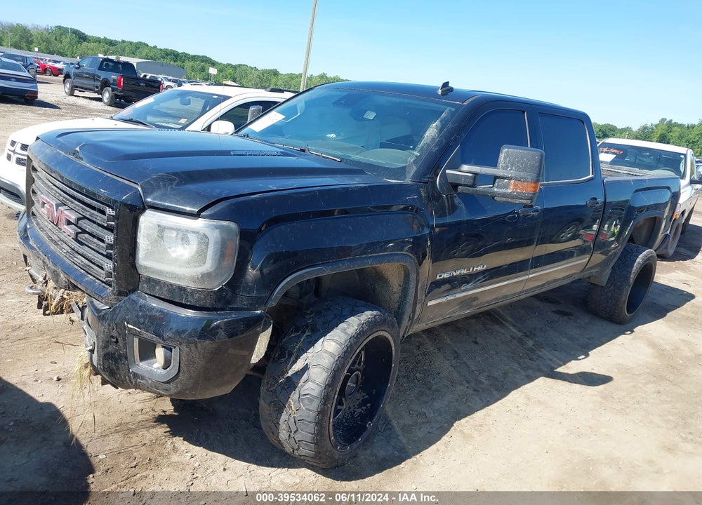 2015 GMC SIERRA 2500HD DENALI VIN: 1GT120E82FF131952