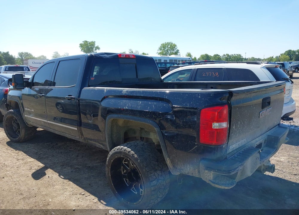 2015 GMC SIERRA 2500HD DENALI VIN: 1GT120E82FF131952