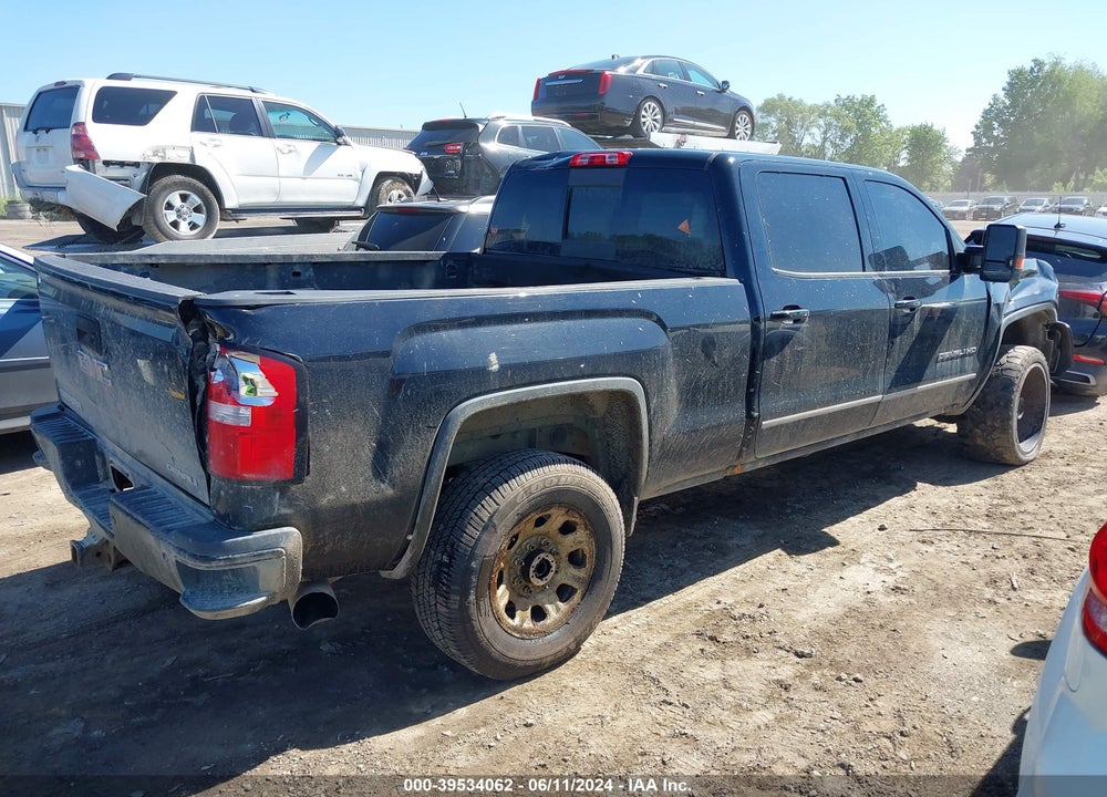 2015 GMC SIERRA 2500HD DENALI VIN: 1GT120E82FF131952